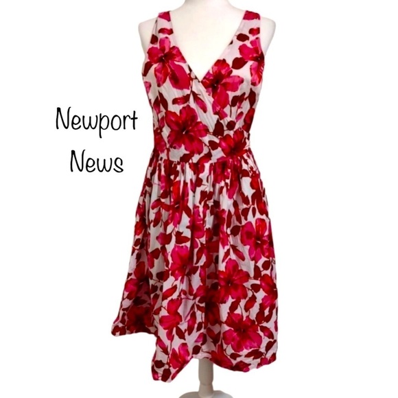 🌺 Newport News Hibiscus Pink Floral Wrap Dress w Hook bust clasp/tie waist W18 - Picture 1 of 11